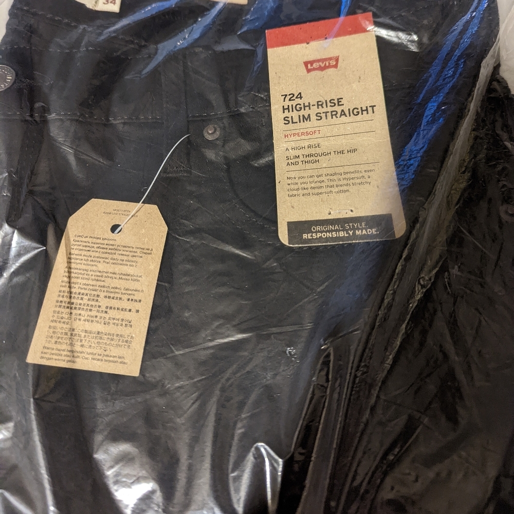 Levi Strauss Co slim straight